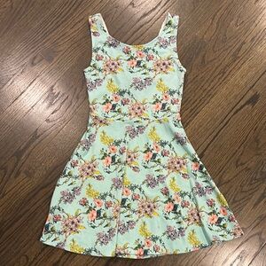 Teens Floral Dress in Mint Green by H& M Divided (size 4)